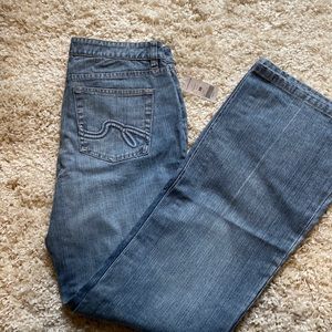 NWT - Dynamite flare ladies jeans Size 30
